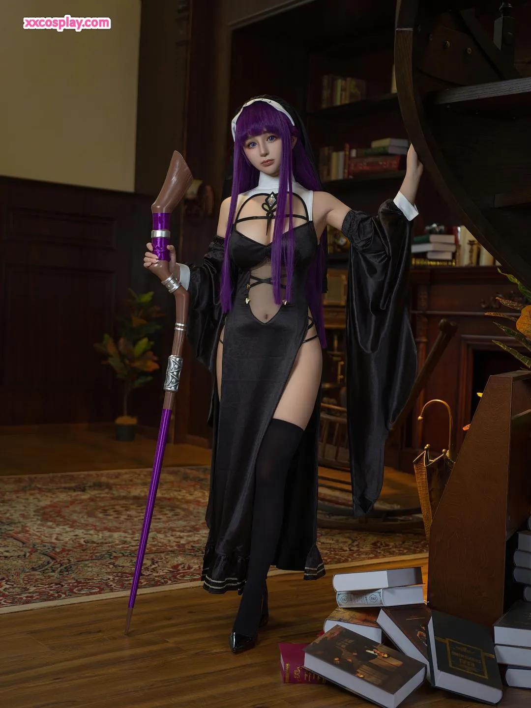 Sakurai Ningning: Cosplay de Freira Sedutora Black Fern